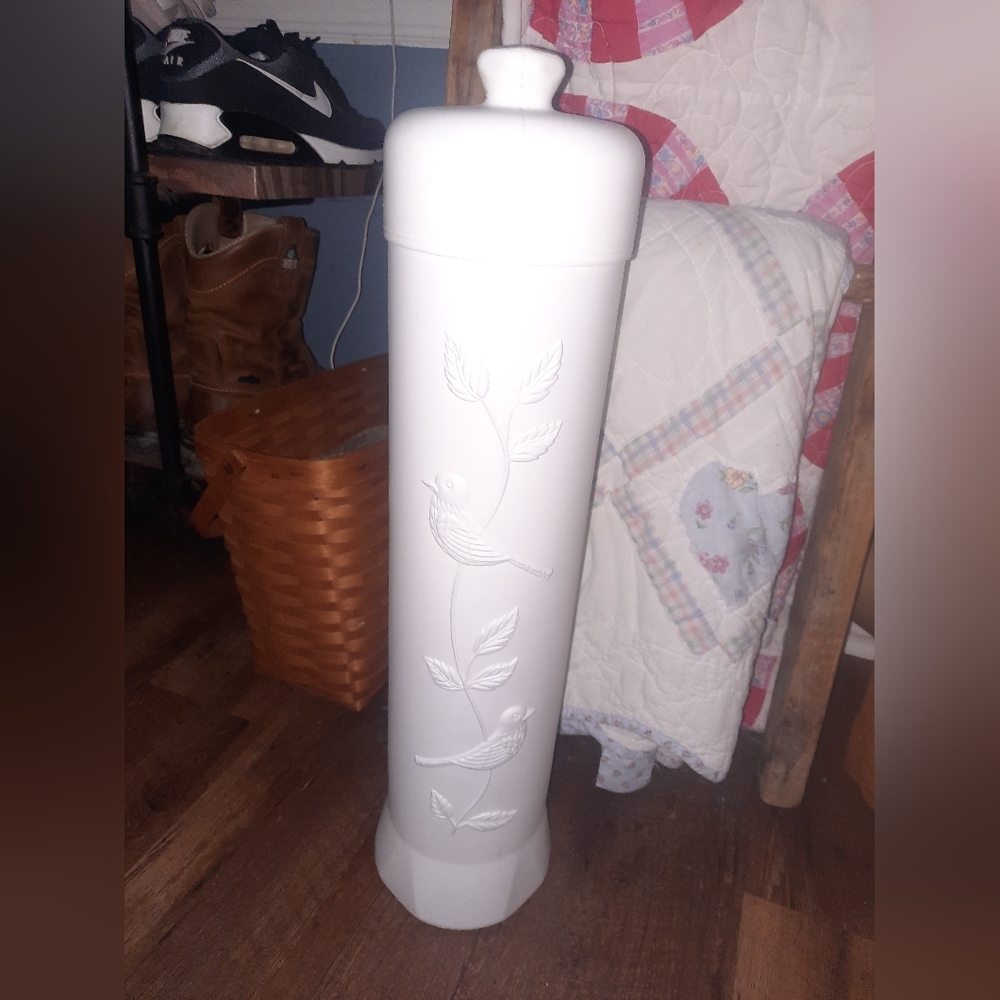 Vintage Plastic Blow Mold Toilet Paper Holder